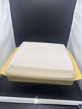 Vintage Tupperware Deviled Egg Keeper Carrier Tray Container Harvest Gold 723